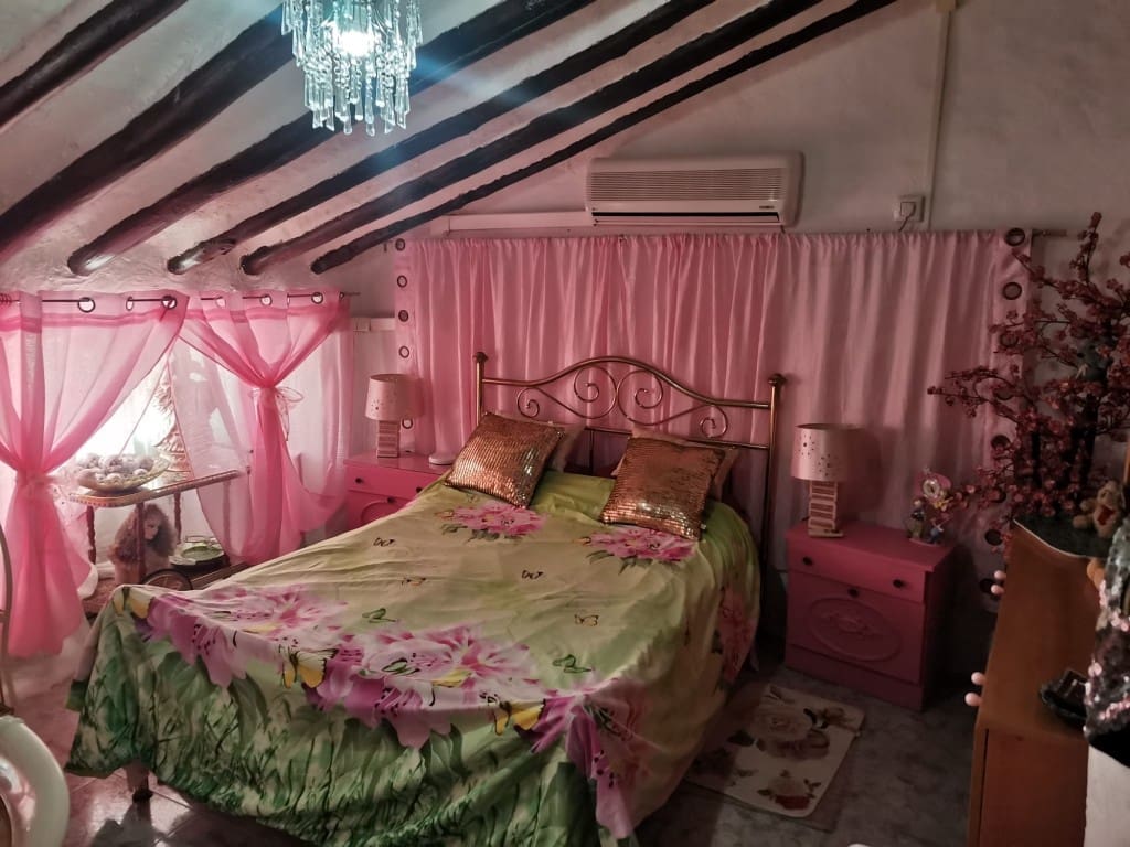 3 soveværelse Byhus til salg i Bobadilla de Alcaudete med swimmingpool - € 55.000 (Ref: 2439820)