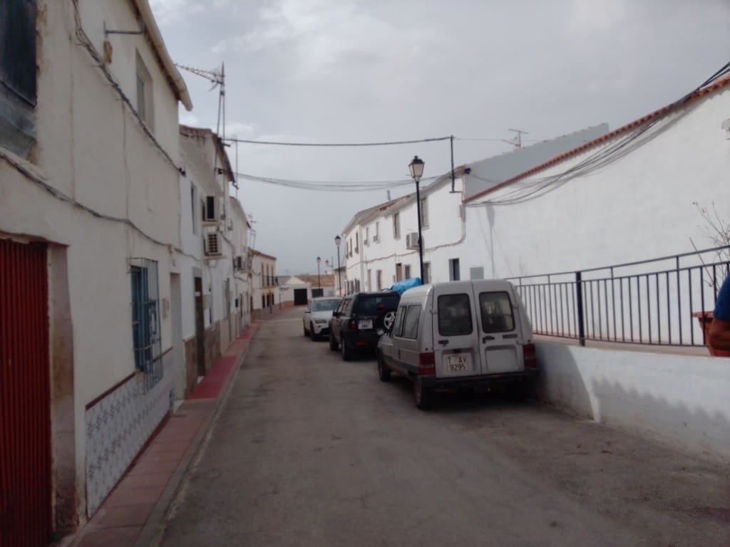 3 soveværelse Byhus til salg i Bobadilla de Alcaudete med swimmingpool - € 55.000 (Ref: 2439820)