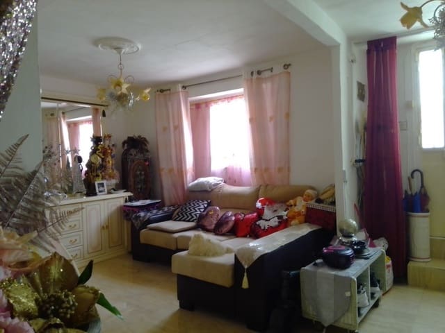 3 soverom Hus til salgs i Bobadilla de Alcaudete, Alcaudete med svømmebasseng - € 55 000 (Ref: 2439820)