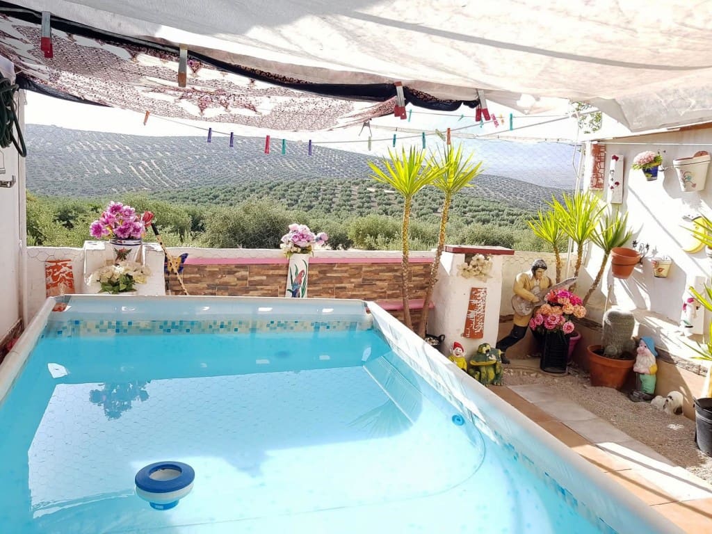 3 soveværelse Byhus til salg i Bobadilla de Alcaudete med swimmingpool - € 55.000 (Ref: 2439820)