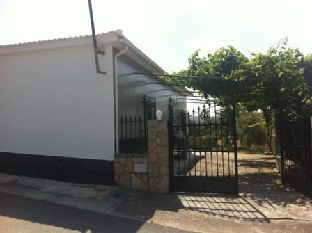 4 slaapkamer Bungalow te koop in San Jose de la Rabita met garage - € 124.000 (Ref: 2642341)