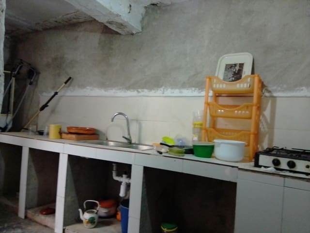 4 bedroom Townhouse for sale in Martos - € 20,000 (Ref: 3942539)