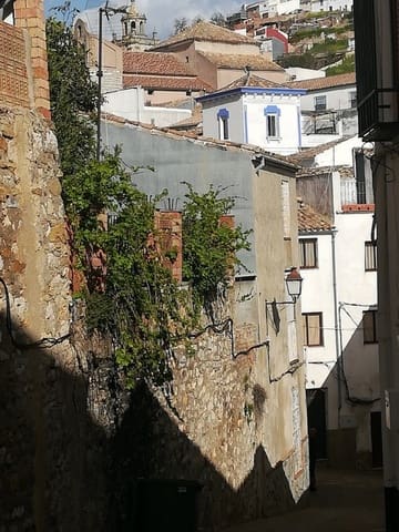 4 bedroom Townhouse for sale in Martos - € 20,000 (Ref: 3942539)