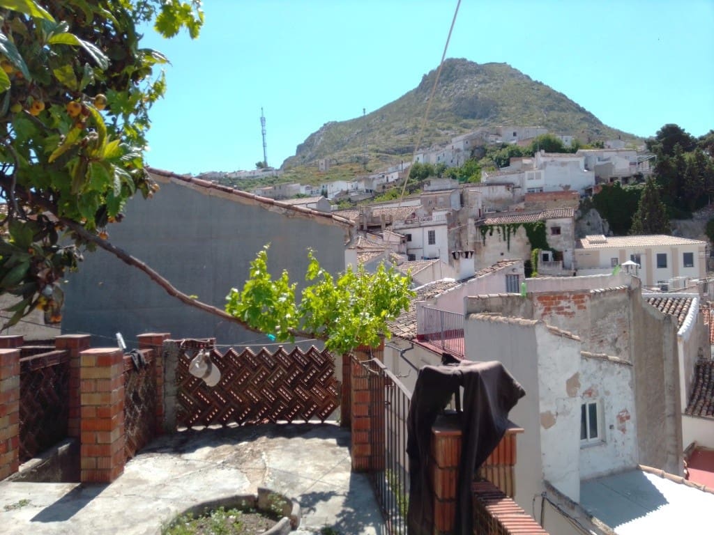 4 soveværelse Byhus til salg i Martos - € 20.000 (Ref: 3942539)