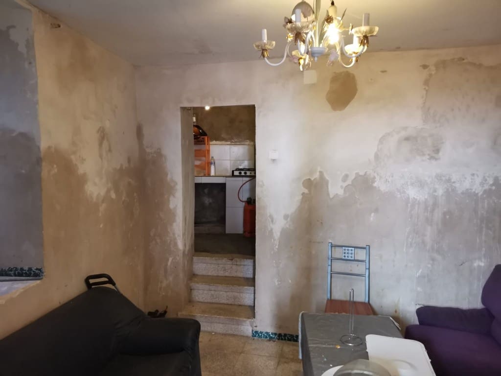 4 soveværelse Byhus til salg i Martos - € 20.000 (Ref: 3942539)