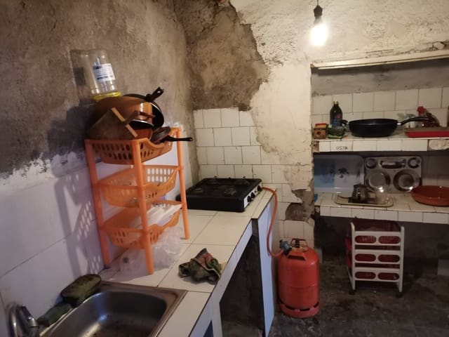 4 bedroom Townhouse for sale in Martos - € 20,000 (Ref: 3942539)