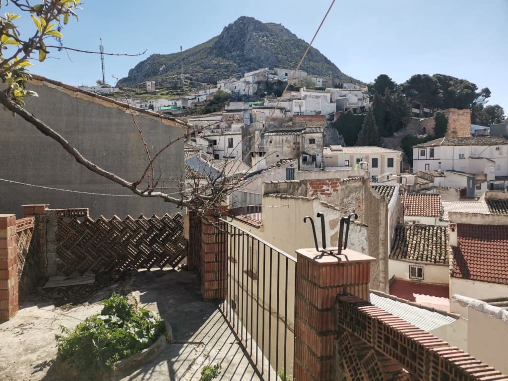 4 soveværelse Byhus til salg i Martos - € 20.000 (Ref: 3942539)