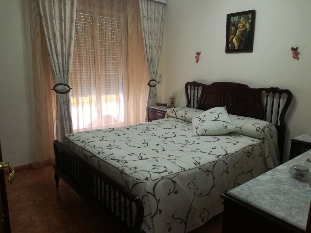3 slaapkamer Appartement te koop in Martos - € 70.000 (Ref: 4155320)