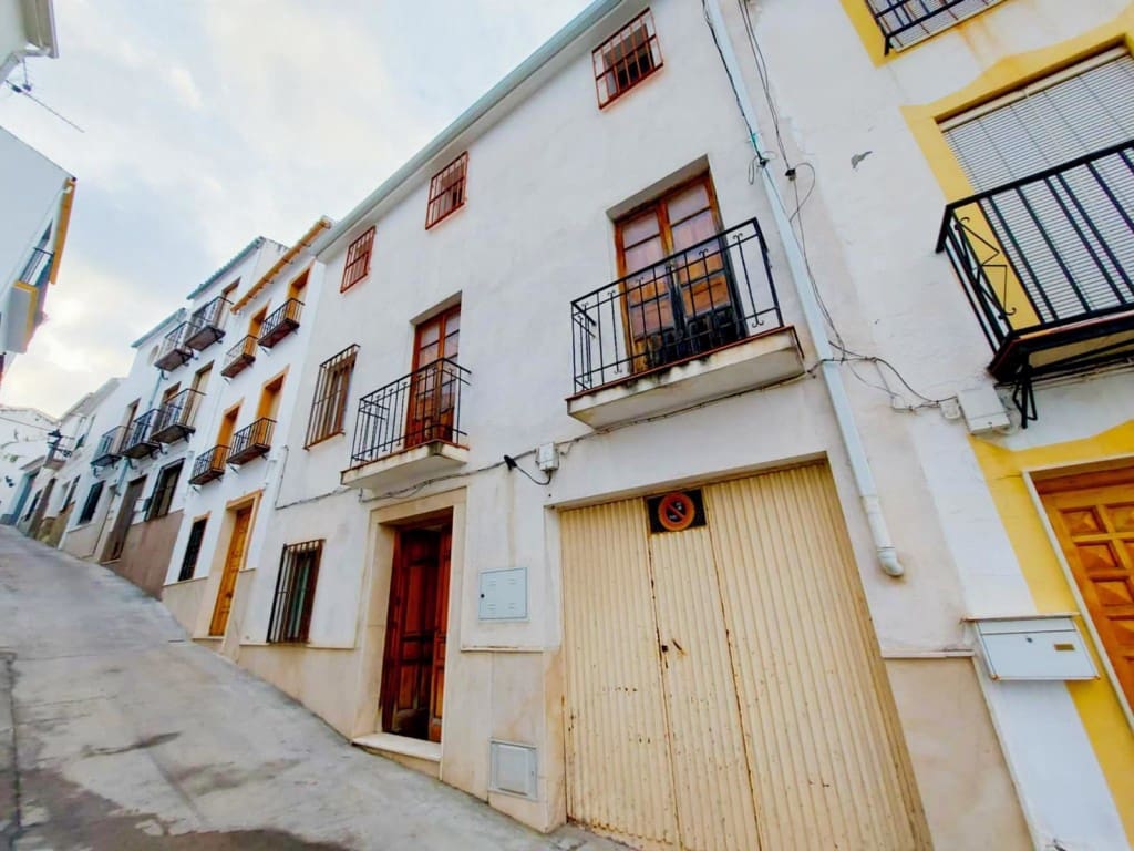 6 soveværelse Byhus til salg i Luque med garage - € 79.000 (Ref: 4960018)