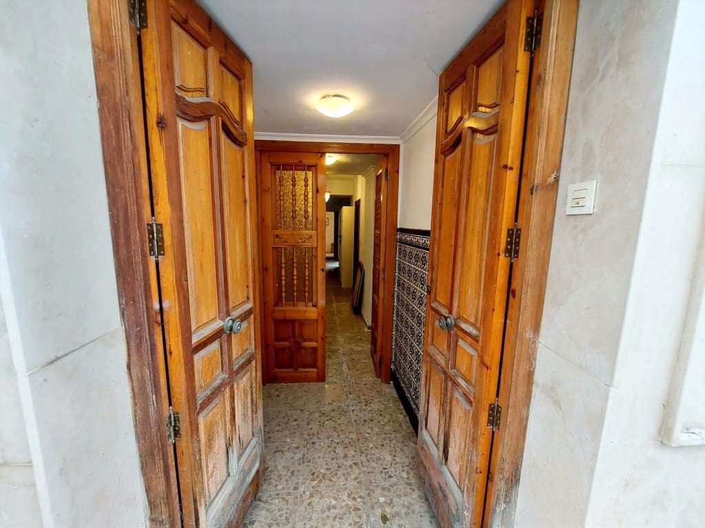 6 soveværelse Byhus til salg i Luque med garage - € 79.000 (Ref: 4960018)