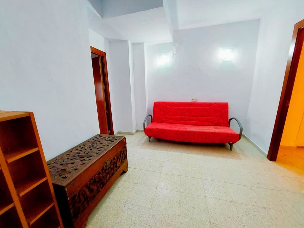 6 soveværelse Byhus til salg i Luque med garage - € 79.000 (Ref: 4960018)