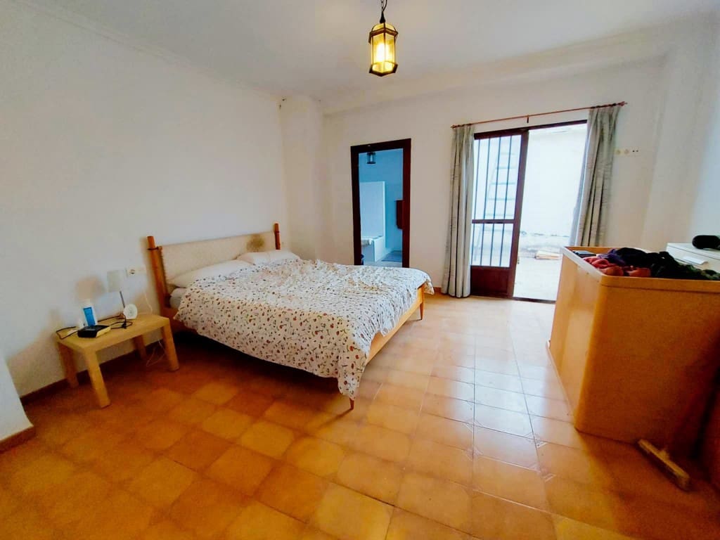 6 soveværelse Byhus til salg i Luque med garage - € 79.000 (Ref: 4960018)