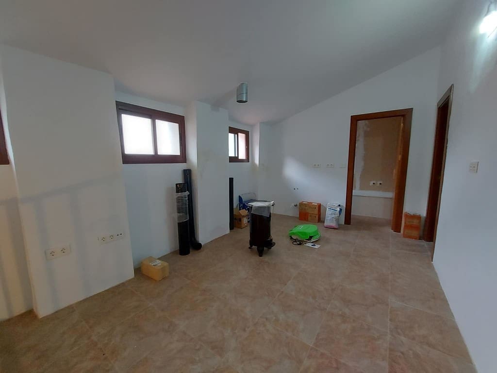 6 soveværelse Byhus til salg i Luque med garage - € 79.000 (Ref: 4960018)