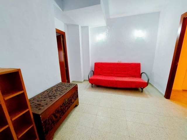 6 soveværelse Byhus til salg i Luque med garage - € 79.000 (Ref: 4960018)