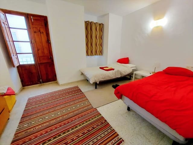 6 soveværelse Byhus til salg i Luque med garage - € 79.000 (Ref: 4960018)