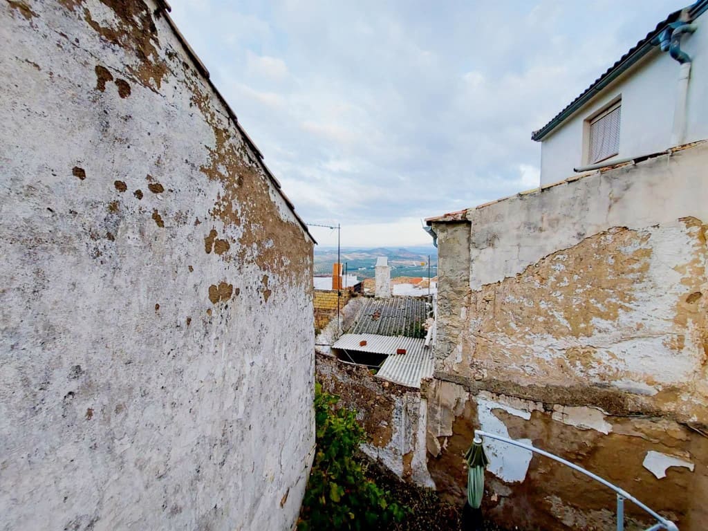 6 soveværelse Byhus til salg i Luque med garage - € 79.000 (Ref: 4960018)