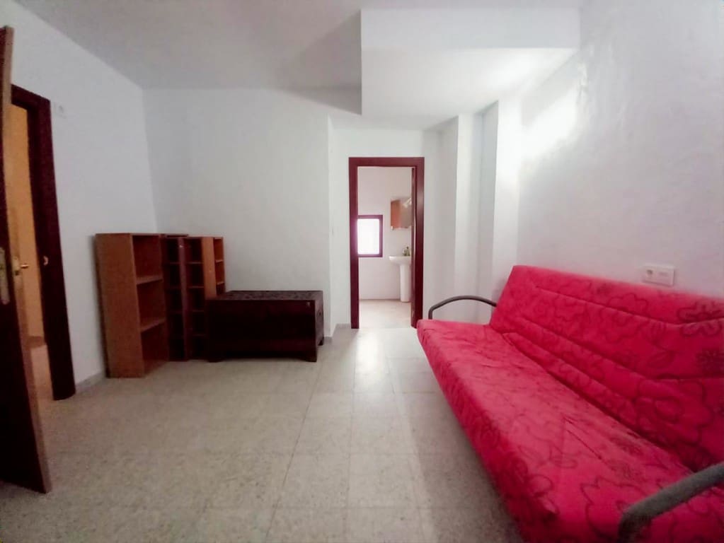 6 soverom Hus til salgs i Luque med garasje - € 79 000 (Ref: 4960018)