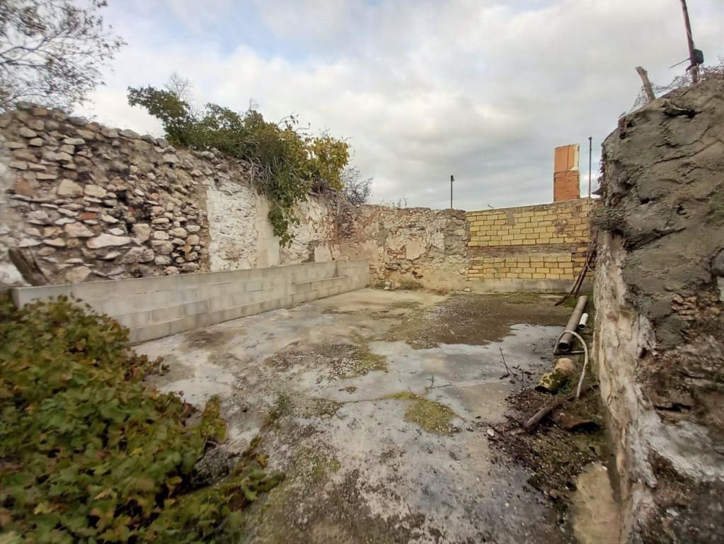 6 soverom Hus til salgs i Luque med garasje - € 79 000 (Ref: 4960018)