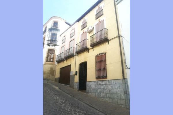 5 chambre Maison de Ville à vendre à Martos avec garage - 150 000 € (Ref: 5032912)