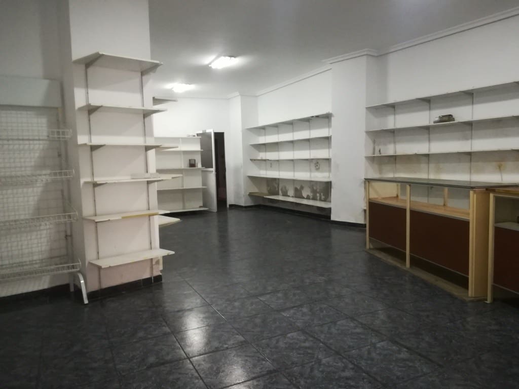 3 bedroom Commercial for sale in Martos with garage - € 70,000 (Ref: 5209750)