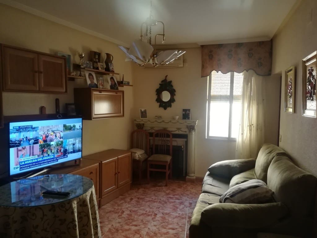 3 bedroom Commercial for sale in Martos with garage - € 70,000 (Ref: 5209750)