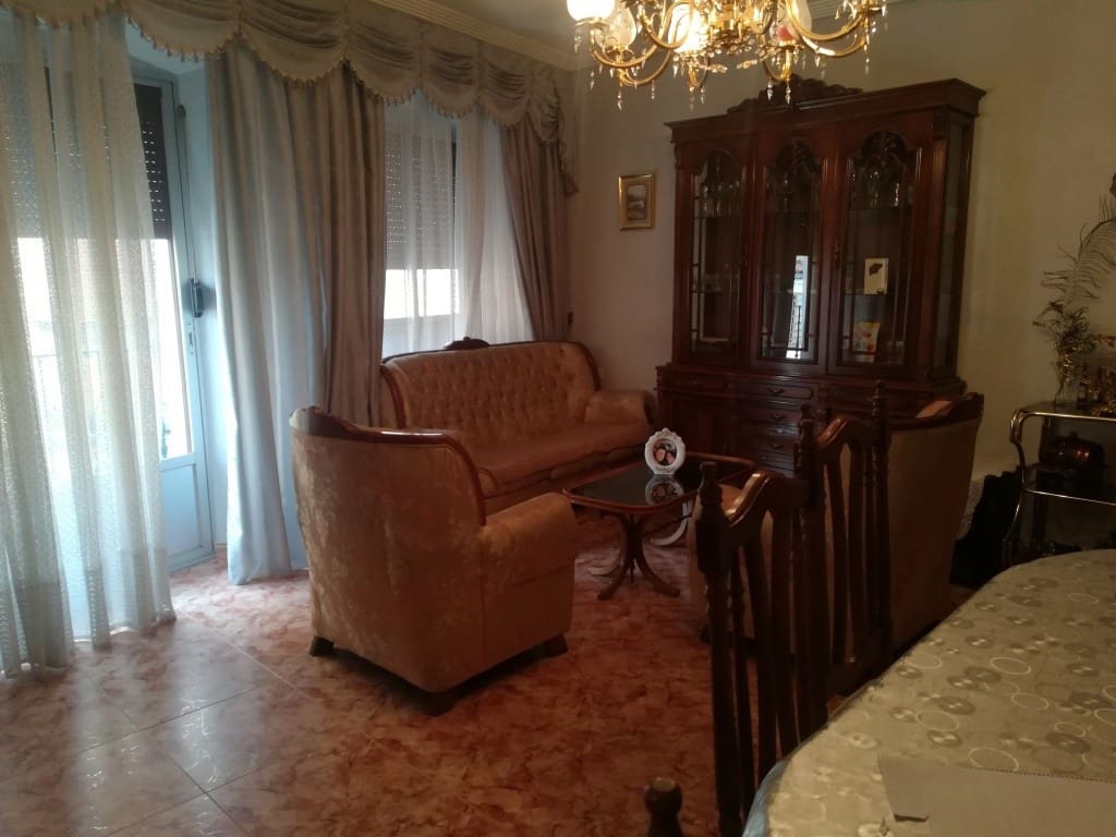 3 bedroom Commercial for sale in Martos with garage - € 70,000 (Ref: 5209750)