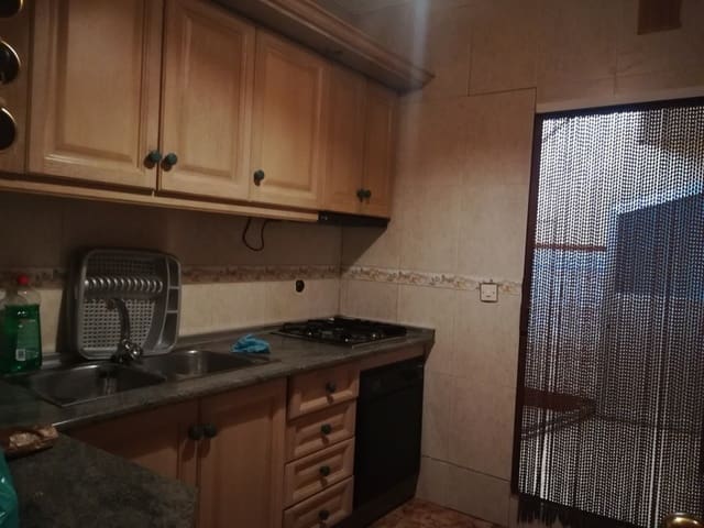 3 slaapkamer Commercieel te koop in Martos met garage - € 70.000 (Ref: 5209750)