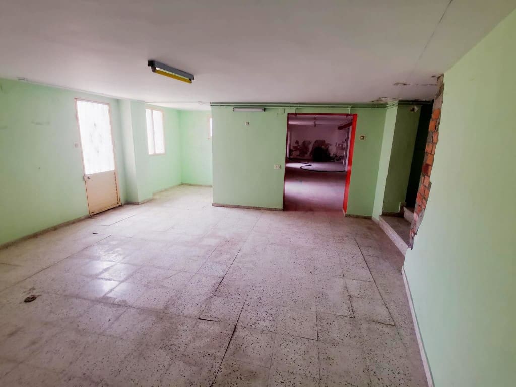 6 bedroom Townhouse for sale in Alcaudete with garage - € 145,000 (Ref: 5942759)