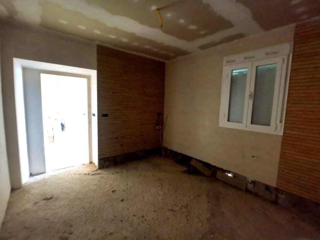 6 bedroom Townhouse for sale in Alcaudete with garage - € 145,000 (Ref: 5942759)