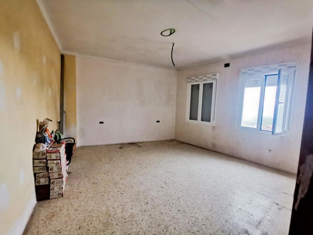 6 bedroom Townhouse for sale in Alcaudete with garage - € 145,000 (Ref: 5942759)