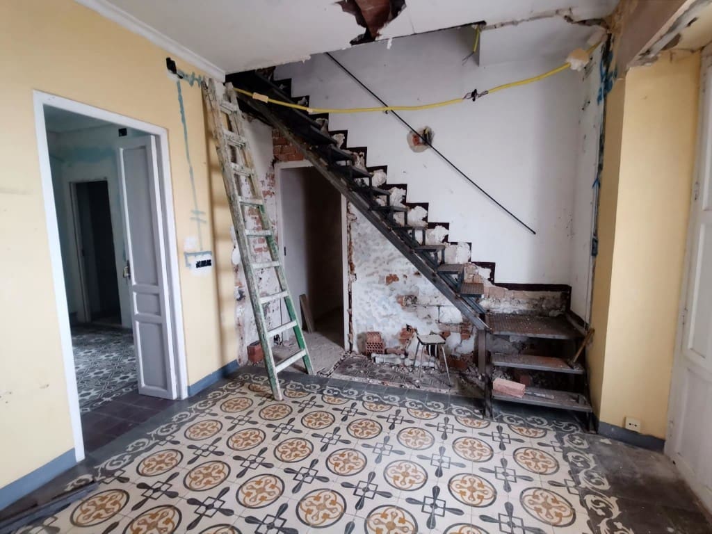 6 bedroom Townhouse for sale in Alcaudete with garage - € 145,000 (Ref: 5942759)