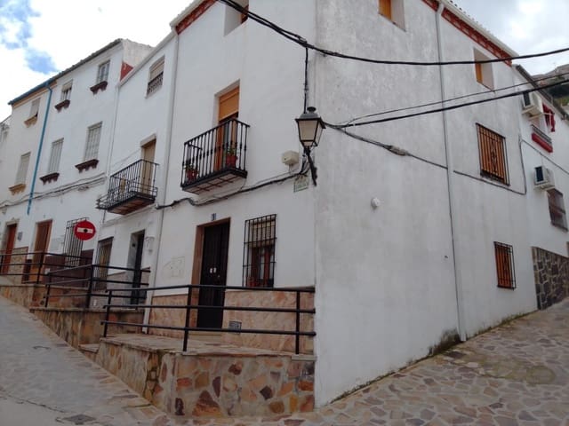 Casa de 3 habitaciones en Martos en venta - 70.000 € (Ref: 5986300)