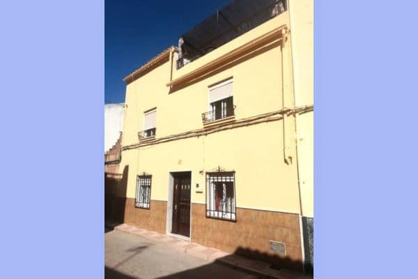 Casa de 3 habitaciones en Martos en venta con garaje - 75.000 € (Ref: 6091166)