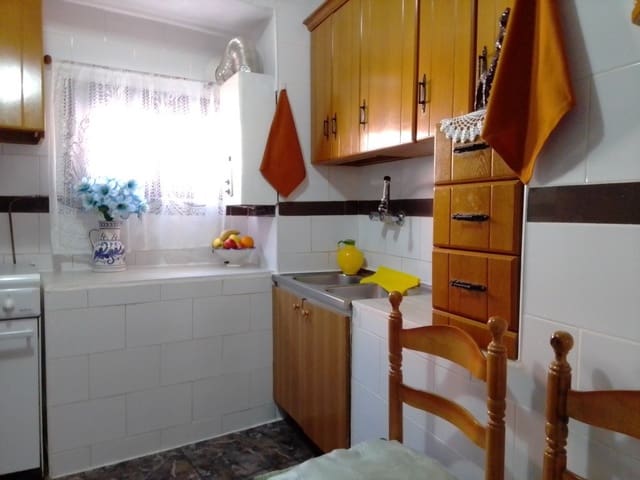 4 makuuhuone Omakotitalo myytävänä paikassa Martos - 126 000 € (Ref: 6149886)