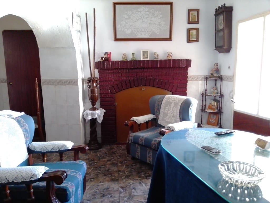 4 slaapkamer Huis te koop in Martos - € 126.000 (Ref: 6149886)