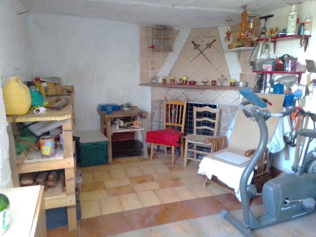 4 slaapkamer Huis te koop in Martos - € 126.000 (Ref: 6149886)