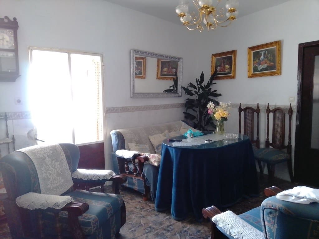 4 slaapkamer Huis te koop in Martos - € 126.000 (Ref: 6149886)