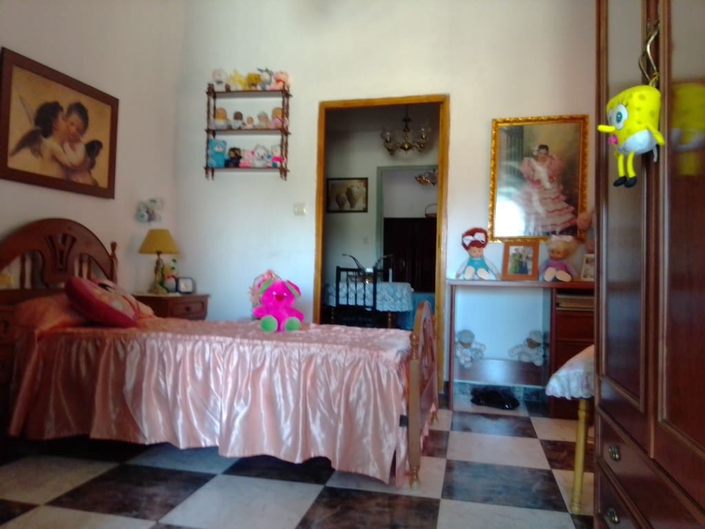 4 slaapkamer Huis te koop in Martos - € 126.000 (Ref: 6149886)