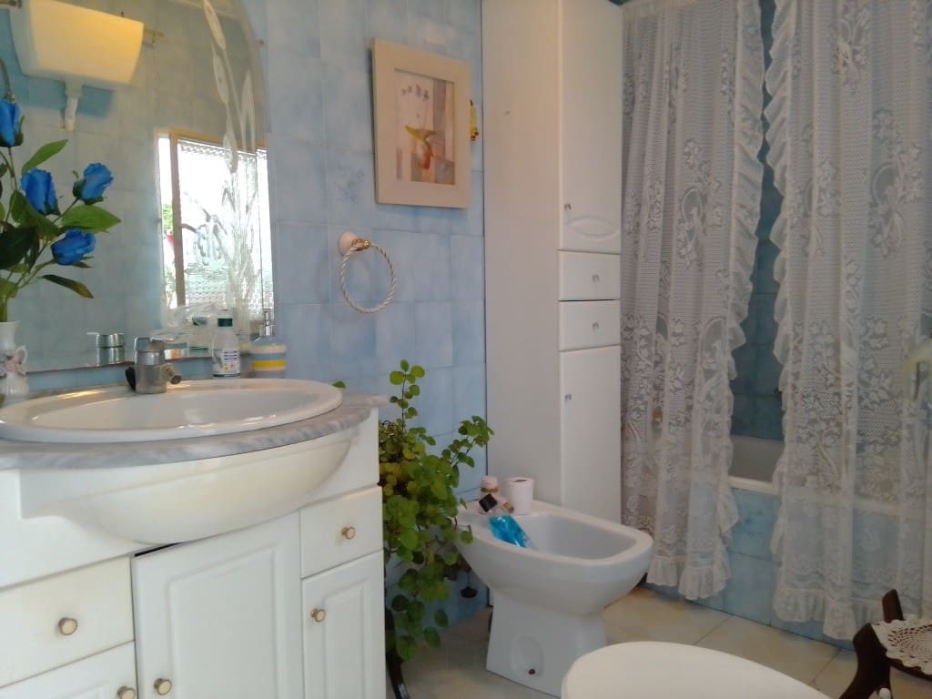 4 slaapkamer Huis te koop in Martos - € 126.000 (Ref: 6149886)