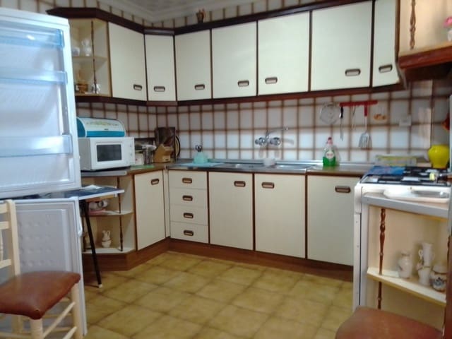 6 soveværelse Byhus til salg i Bobadilla de Alcaudete, Alcaudete med garage - € 119.500 (Ref: 6266441)