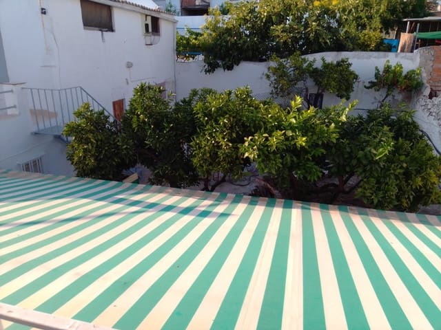 6 soveværelse Byhus til salg i Bobadilla de Alcaudete, Alcaudete med garage - € 119.500 (Ref: 6266441)