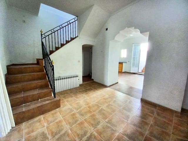 5 soverom Hus til salgs i Monte Lope Alvarez, Martos med svømmebasseng - € 114 000 (Ref: 6269478)