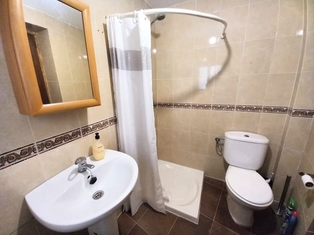 5 soverom Hus til salgs i Monte Lope Alvarez, Martos med svømmebasseng - € 114 000 (Ref: 6269478)