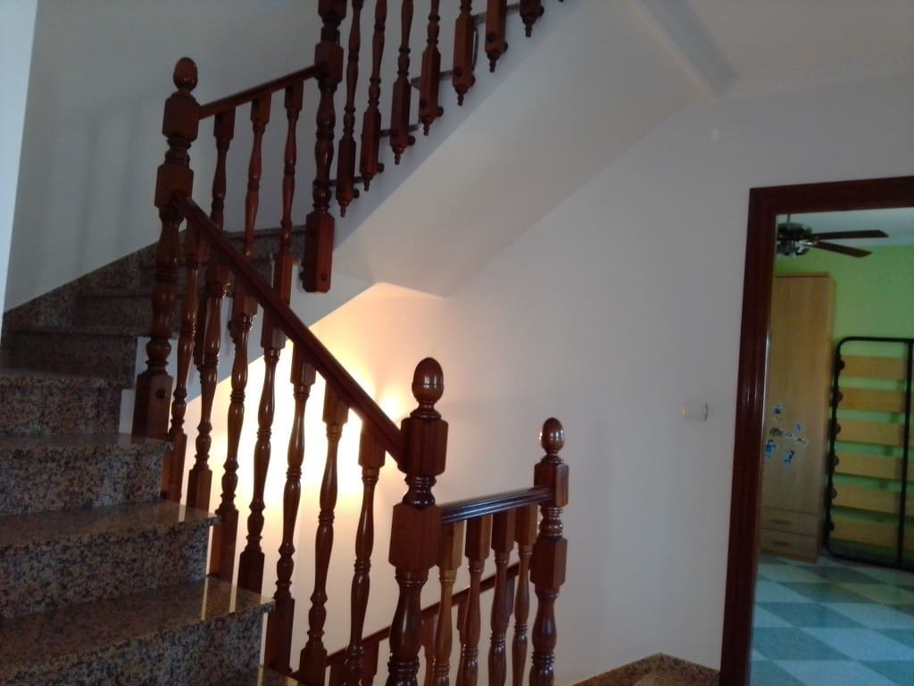 4 bedroom Townhouse for sale in Castillo de Locubin with garage - € 135,000 (Ref: 6428558)