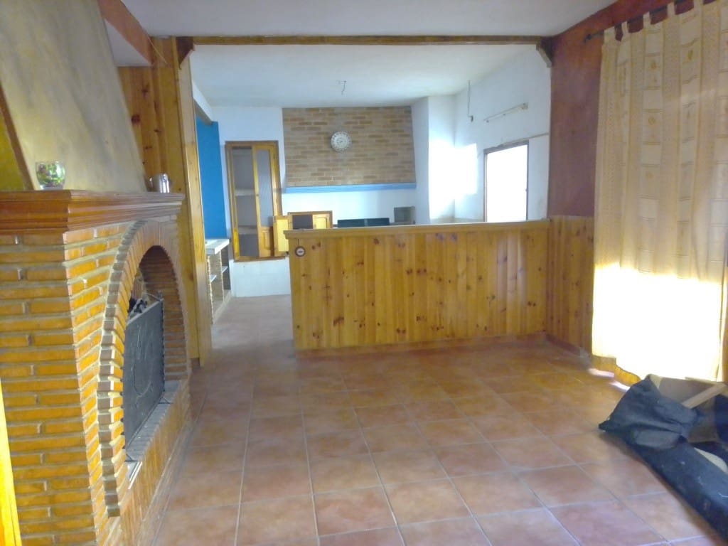 4 bedroom Townhouse for sale in Alcaudete with pool garage - € 50,000 (Ref: 6582423)