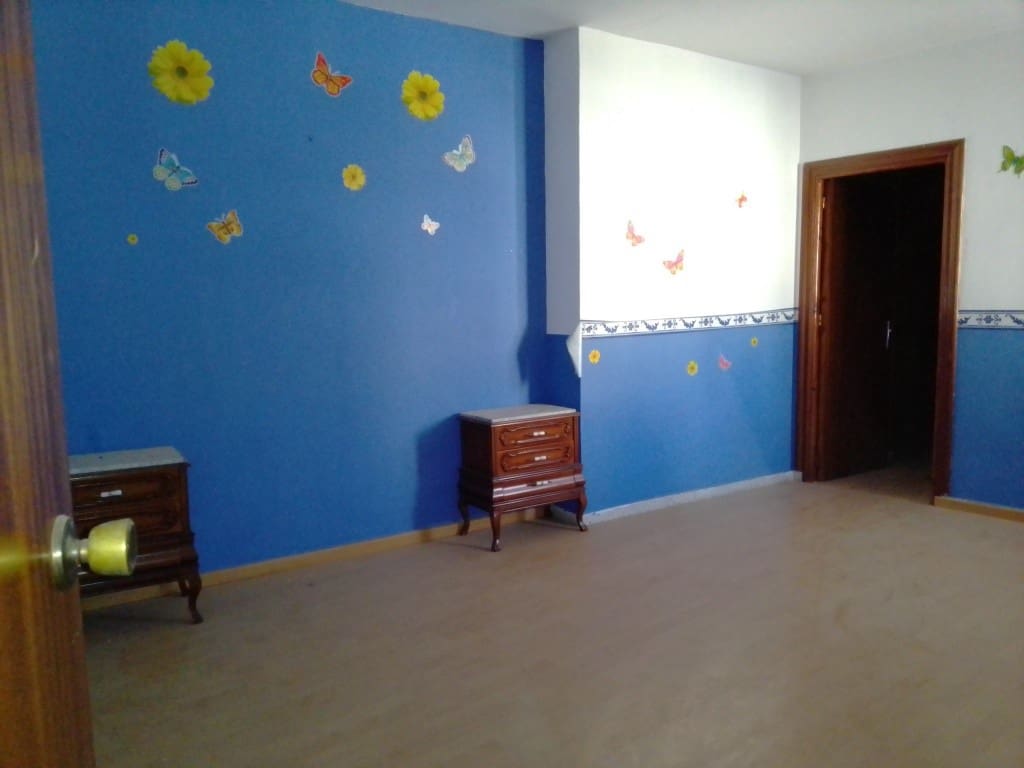 4 bedroom Townhouse for sale in Alcaudete with pool garage - € 50,000 (Ref: 6582423)