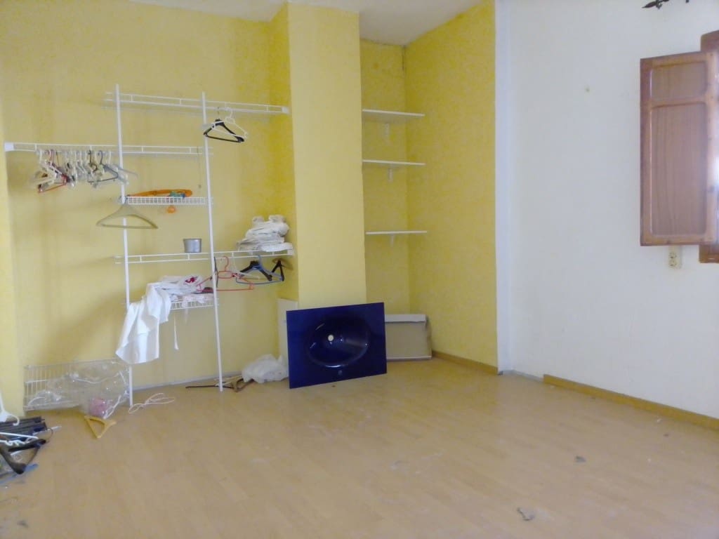 4 bedroom Townhouse for sale in Alcaudete with pool garage - € 50,000 (Ref: 6582423)