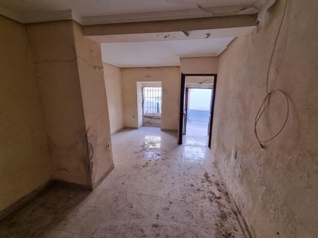 4 makuuhuone Omakotitalo myytävänä paikassa Martos - 17 500 € (Ref: 6719186)