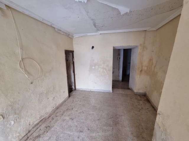 4 makuuhuone Omakotitalo myytävänä paikassa Martos - 17 500 € (Ref: 6719186)