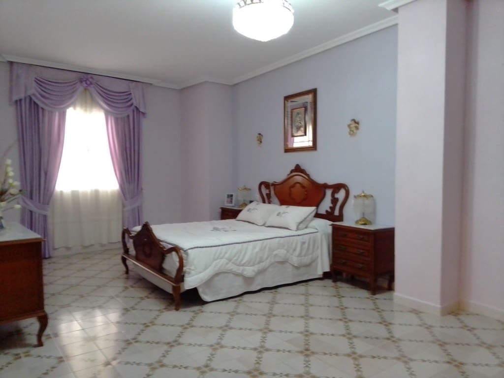 4 chambre Maison de Ville à vendre à Martos - 78 000 € (Ref: 6879428)